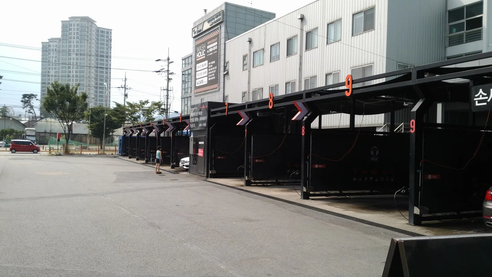 번호가 붙은 셀프세차 베이들